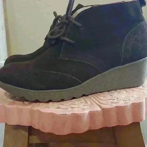 Land's End Booties - Picture 2 of 9